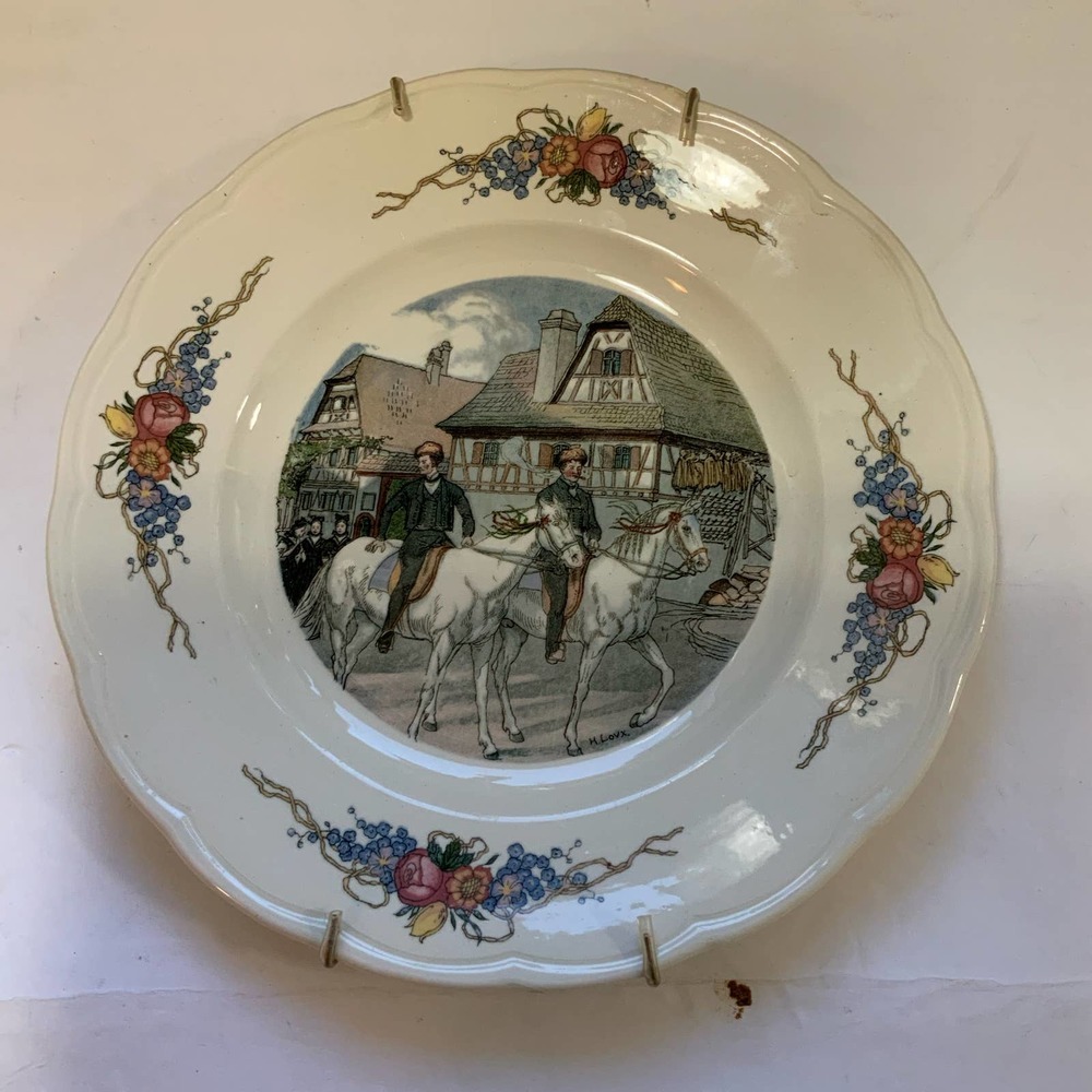 SARREGUEMINES FRENCH VINTAGE Obernai 9.75" Porcelain Plate for Hanging - Picture 3 of 7